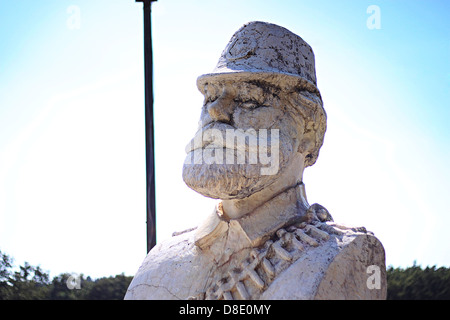 Scultura di Adem Jashari chi era il leader di UCK durante la guerra del Kosovo in Kosovo Prekaz Foto Stock