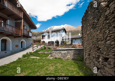 Europa Italia Provincia di Torino Piemonte Orsiera Rocciavriè Park Usseaux il villaggio di montagna Foto Stock