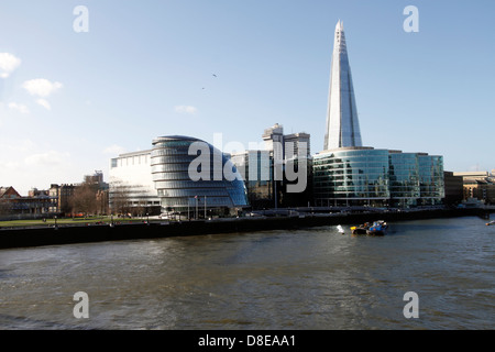 'Hard' edificio vicino al Tower Bridge sulla riva sud del Tamigi Foto Stock