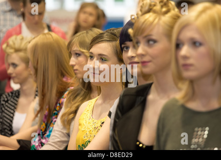 Poznan, Polonia, Modelli pubblicità per il produttore di prodotti per la cura dei capelli Allisia Cerasilk Foto Stock