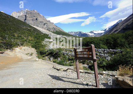 Segno nel Parco Nazionale Torres del Paine Foto Stock