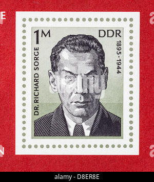 Spia sovietica Richard sorge in primo piano su commemorativo Repubblica democratica tedesca timbro postale. Foto Stock