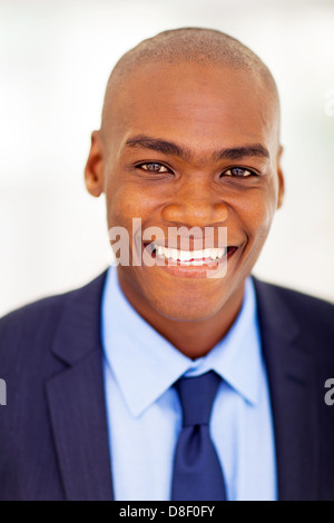 Moderno imprenditore africano closeup headshot Foto Stock