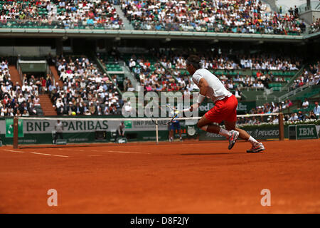 Parigi, Francia. Il 27 maggio 2013. Rafael Nadal di Spagna in azione durante il Roland Garros Grand Slam 2013. Credito: Mauricio Paiz/Alamy live News Foto Stock