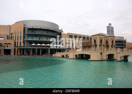 Il Burj Khalifa Lago Dubai Mall e Ponte Downtown Dubai Foto Stock