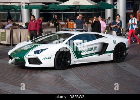 La polizia di Dubai Lamborghini Aventador LP700-4 Coupe auto di pattuglia Foto Stock