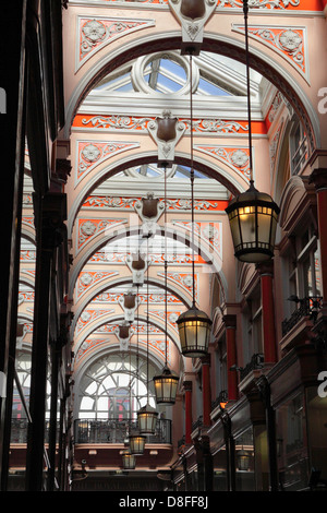 Royal arcade,high end shopping venue off di Old Bond street e albermarle street. Foto Stock