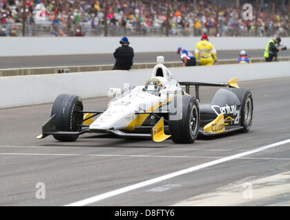 Indianapolis, Stati Uniti d'America. Il 26 maggio 2013. Josef Newgarden (21) durante la Indianapolis 500 al Motor Speedway di Indianapolis in Speedway, a. Credito: Cal Sport Media / Alamy Live News Foto Stock