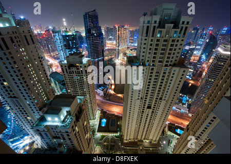 Vista della Marina e Jumeirah Beach Residences, Nuova Dubai, UAE Foto Stock