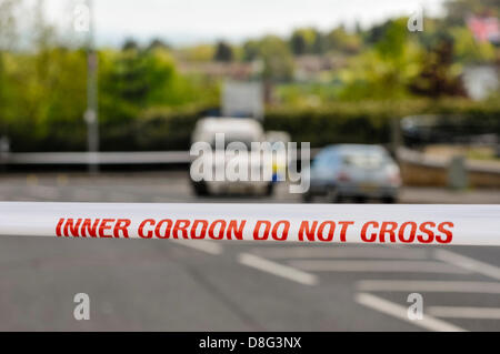 La polizia interna del nastro Cordon sigilla una scena del crimine Foto Stock