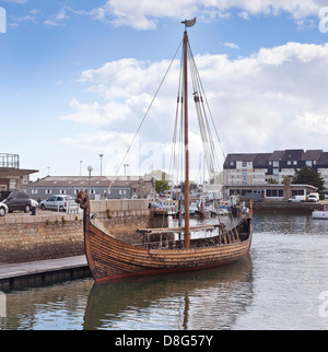 Dreknor, Viking nave lunga replica, Cherbourg, Normandia, Francia Foto Stock