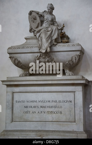 Tomba di Niccolò Machiavelli nella chiesa di Santa Croce, Firenze, Sito Patrimonio Mondiale dell'UNESCO, Toscana, Italia, Europa Foto Stock