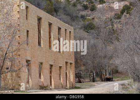 Abbandonato company store nella vecchia miniera di carbone area della molla Canyon dello Utah. Foto Stock