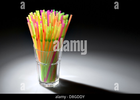 Flessibile multicolore cannucce in vetro Foto Stock