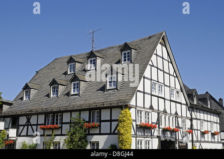 Casa in legno e muratura Foto Stock