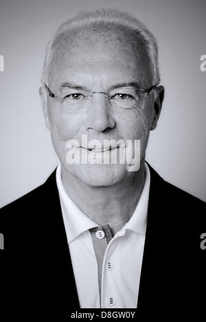 Esclusivo: ex giocatore di football e attuale presidente onorario del Bayern Monaco di Baviera Franz Beckenbauer in Amburgo il 16.05.2013. Foto: Robert Schlesinger Foto Stock