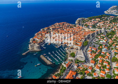 Antenna riprese in elicottero del paese vecchio di Dubrovnik. Foto Stock