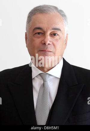 Il nuovo ambasciatore greco in Germania Panayotis Zografos nella foto al Bellevue Palace a Berlino, Germania, 29 maggio 2013. Foto: WOLFGANG KUMM Foto Stock