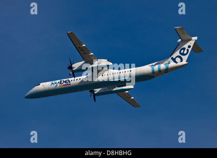 Flybe British European De Havilland Canada DHC-8 aereo, l'aeroporto di Gatwick, Sussex, Inghilterra Foto Stock