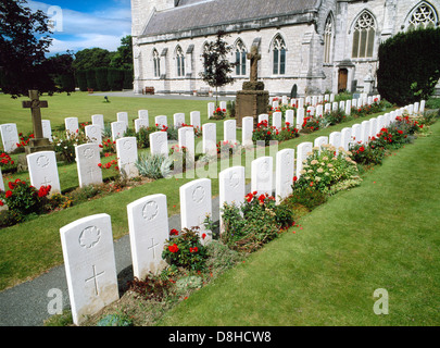 La Prima guerra mondiale lapidi militari nella chiesa di St Margaret: principalmente soldati canadesi morti dal spagnolo pandemia influenzale Foto Stock