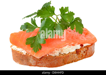 Sandwich con salmone e prezzemolo isolati su sfondo bianco Foto Stock