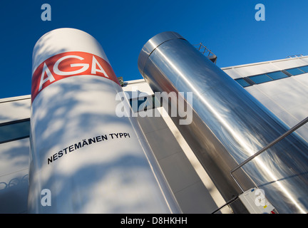 Contenitore di azoto liquido pressurizzato presso una fabbrica di prodotti lattiero-caseari , Finlandia Foto Stock