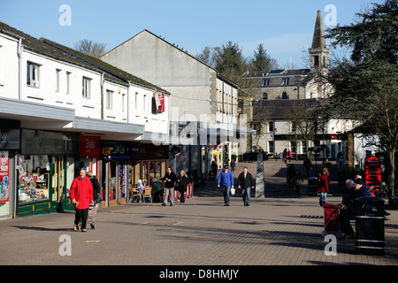 Milngavie centro città zona pedonale all'inizio del West Highland Way, East Dunbartonshire, Scotland, Regno Unito Foto Stock