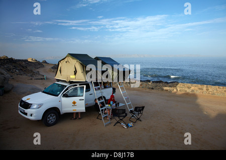 4x4 camper, Shark Island Camp Site, Luderitz, Namibia del Sud Africa Foto Stock