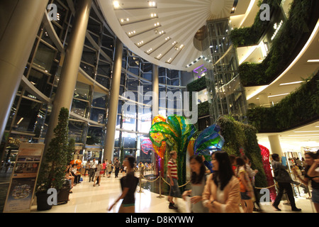 Entrata al Siam Paragon Shopping Mall , uno dei più grandi centri commerciali in Asia Foto Stock