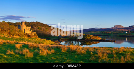 Isola di Syke Dunvegan Castello esterno e giardini Isola di Skye Highlands e Isole Scozia Regno Unito GB Europa Foto Stock