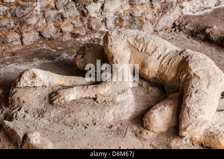 Le forme del corpo delle vittime dopo le eruzioni del Vesuvio, Pompei, Italia Foto Stock