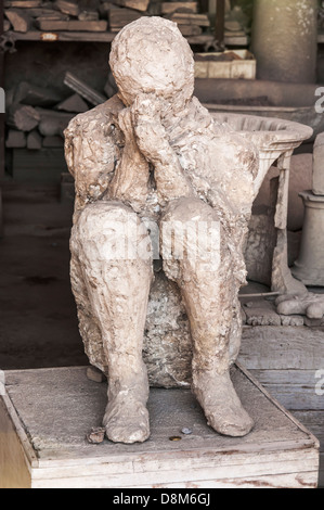 Le forme del corpo delle vittime dopo le eruzioni del Vesuvio, Pompei, Italia Foto Stock