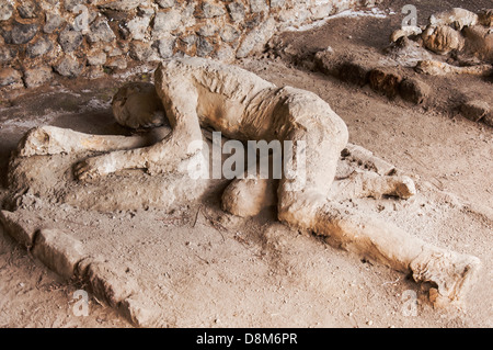 Le forme del corpo delle vittime dopo le eruzioni del Vesuvio, Pompei, Italia Foto Stock