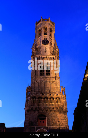 Il Belfort torre Belfry ( ), città di Bruges, Fiandre occidentali nella regione fiamminga del Belgio. Foto Stock