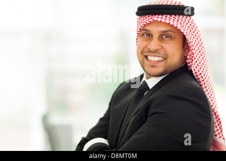 Ritratto di Allegro arabian imprenditore Foto Stock