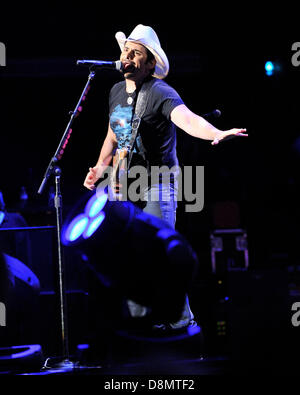 Toronto, Canada. Il 31 maggio 2013. Musica Country cantante Brad Paisley suona presso il Molson anfiteatro canadese durante il battito di questo tour estivo. (EXI/N8N/Alamy Live News) Foto Stock