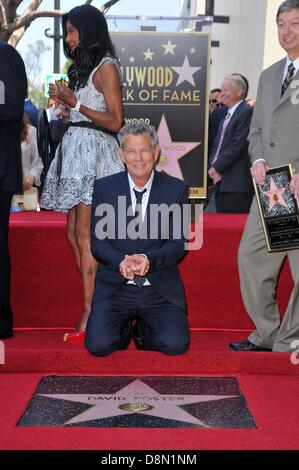 Los Angeles, California, USA. Il 31 maggio 2013. David adottivo alla cerimonia di induzione per la stella sulla Hollywood Walk of Fame per David Foster, North Vine Street, Los Angeles, CA Maggio 31, 2013. Foto Da: Michael Germana/Everett raccolta/Alamy Live News Foto Stock