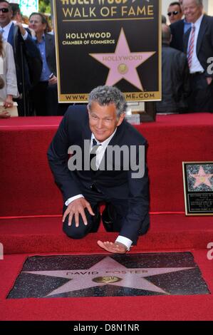 Los Angeles, California, USA. Il 31 maggio 2013. David adottivo alla cerimonia di induzione per la stella sulla Hollywood Walk of Fame per David Foster, North Vine Street, Los Angeles, CA Maggio 31, 2013. Foto Da: Michael Germana/Everett raccolta/Alamy Live News Foto Stock