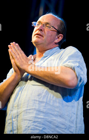 William Dalrymple historian parlando della prima guerra in Afghanistan sul palco a Hay Festival 2013 Hay on Wye Powys Wales UK Foto Stock