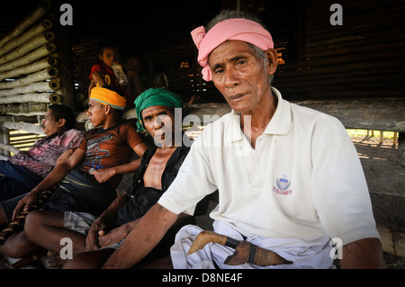 Il modo di vita tradizionale dell'isola di Sumba in Indonesia. Foto Stock