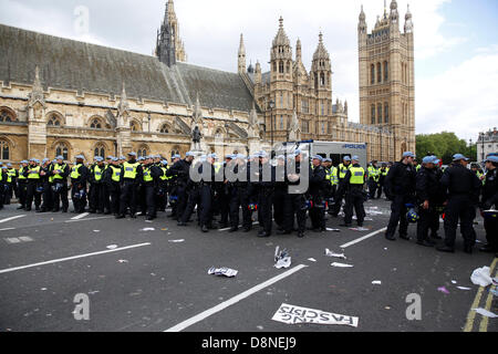 Londra, Regno Unito. Il 1 giugno 2013. Al Rally di Westminster contro la BNP nazionale partito da anti manifestanti fascista. Credito: Lydia Pagoni/Alamy Live News Foto Stock