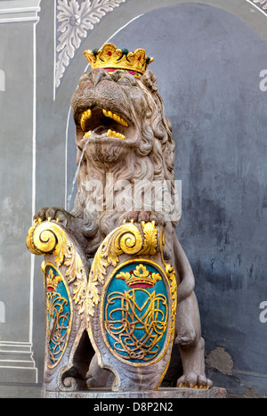 Nassau Lion, il cortile di Schloss Weilburg castello, Weilburg an der Lahn, Hesse, Germania, Europa Foto Stock