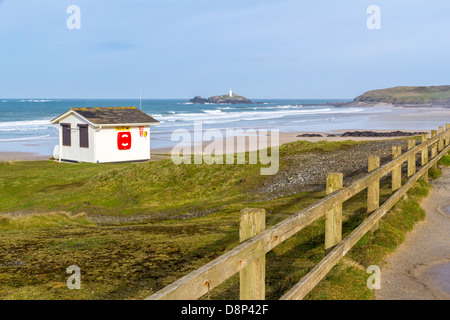 Affacciato sulla spiaggia di Gwithian Cornwall Inghilterra REGNO UNITO Foto Stock
