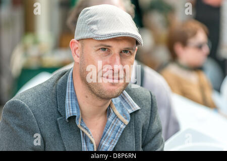 Mosca, Russia. Il 1 giugno, 2013. Justin Tate, Senior Export Manager di Ahmad Tea Limited, visita Mosca Ahmad Tea Music Festival. Mosca, 1 giugno, 2013 Credit: Alyaksandr Stzhalkouski/Alamy Live News Foto Stock