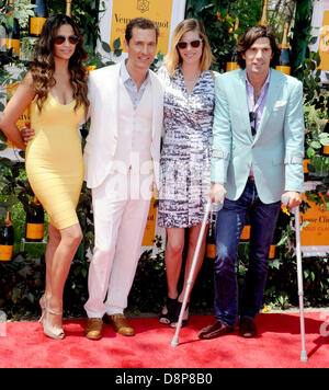 Jersey City, Stati Uniti d'America. Il 1 giugno, 2013. Camila Alves, Matthew McConaughey, Delfina Blaquier e Ignacio "Nacho' Figueras assistere al sesto convegno annuale Veuve Clicquot Polo Classic match su Giugno 1, 2013 in Jersey City Credit: dpa picture alliance/Alamy Live News Foto Stock