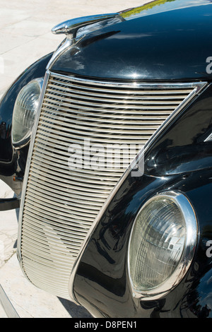 Vecchio retrò vintage auto. Colore blu scuro auto Foto Stock