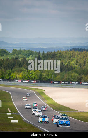 Nurburg, Germania. Il 1 giugno 2013. Unione Trofeo Abarth - Gara 1 - Nurburgring in Germania. Foto Stock