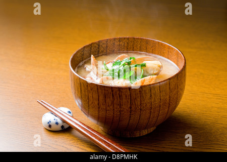 Zuppa di miso con vongole veraci Foto Stock