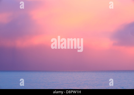 Tramonto al di sopra della Baie des Anges a Nizza Foto Stock