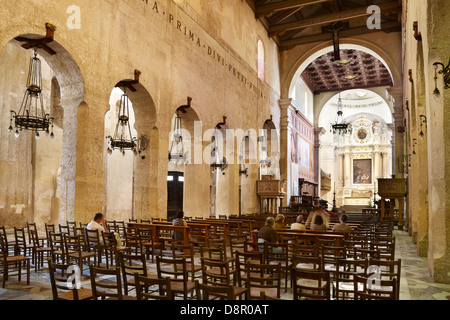 Interno della barocca Cattedrale o Duomo di Siracusa (Siracusa), Sicilia, Italia UNESCO Foto Stock